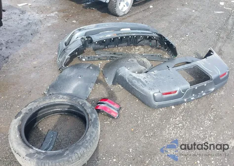 2025 Rivian R1T Ascend Tri Motor Max Pack/Premium Tri Motor Max Pack z USA, uszkodzony, nr VIN 7FCTGCAP0SN040102